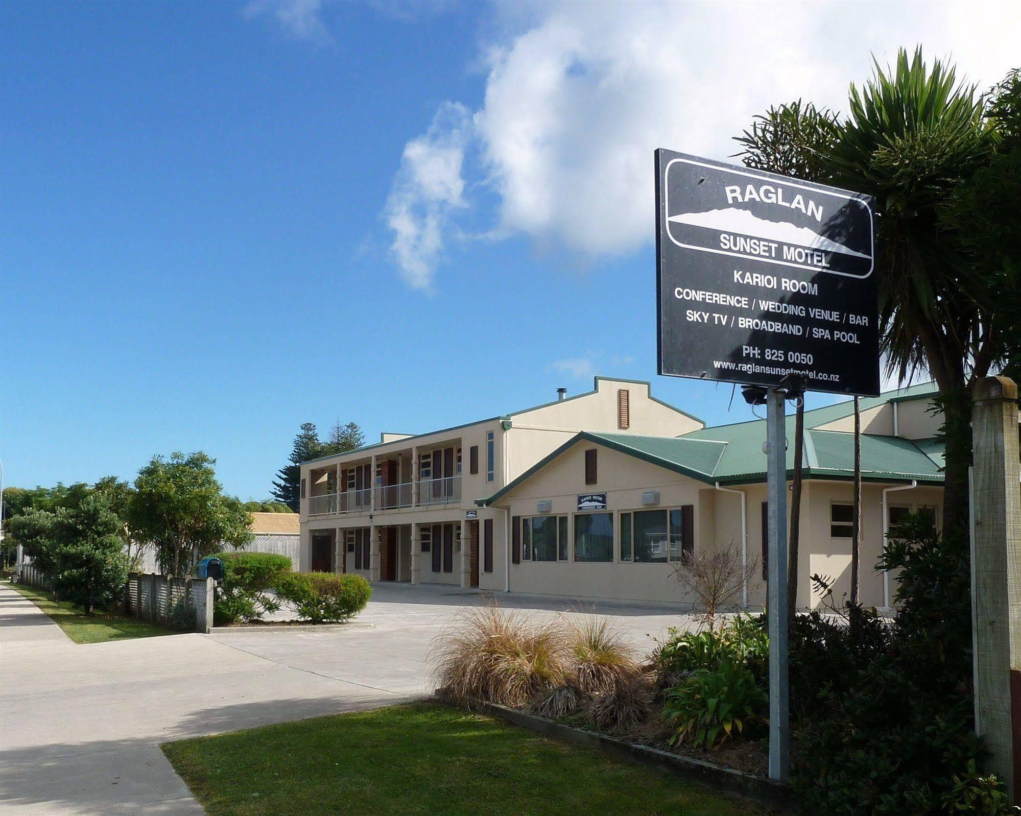 Raglan Sunset Motel And Conference Venue Экстерьер фото